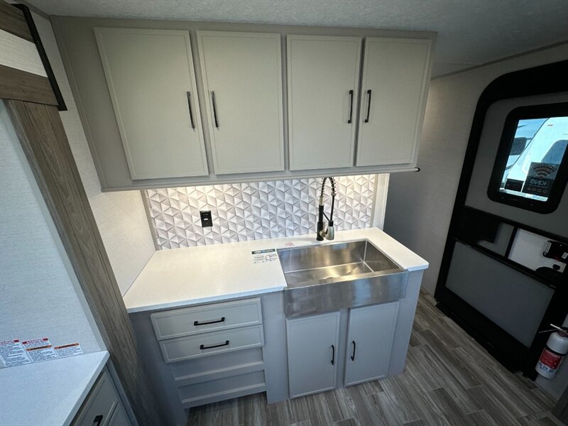 2025 Forest River Vibe 2800RL   - Photo 16 - Goshen, IN 46526