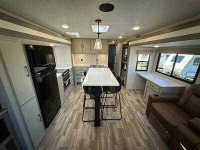 2025 Forest River Vibe 2800RL   - Photo 11 - Goshen, IN 46526