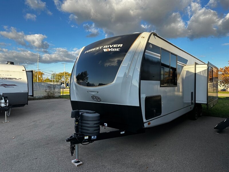 2025 Forest River Vibe 2800RL   - Photo 5 - Goshen, IN 46526