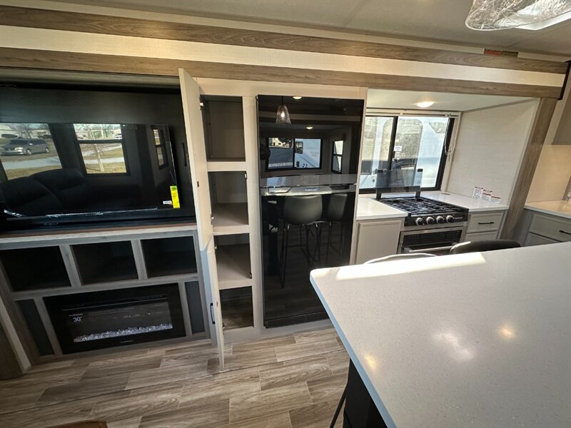 2025 Forest River Vibe 2800RL   - Photo 14 - Goshen, IN 46526