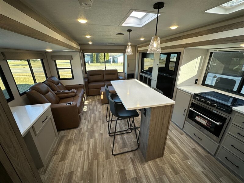 2025 Forest River Vibe 2800RL   - Photo 8 - Goshen, IN 46526