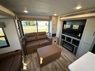 2025 Forest River Vibe 2800RL   - Photo 10 - Goshen, IN 46526