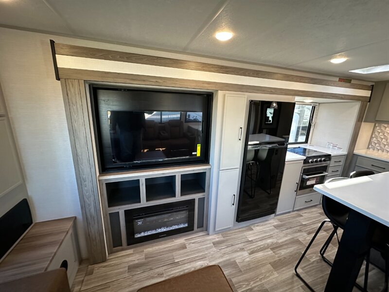 2025 Forest River Vibe 2800RL   - Photo 12 - Goshen, IN 46526