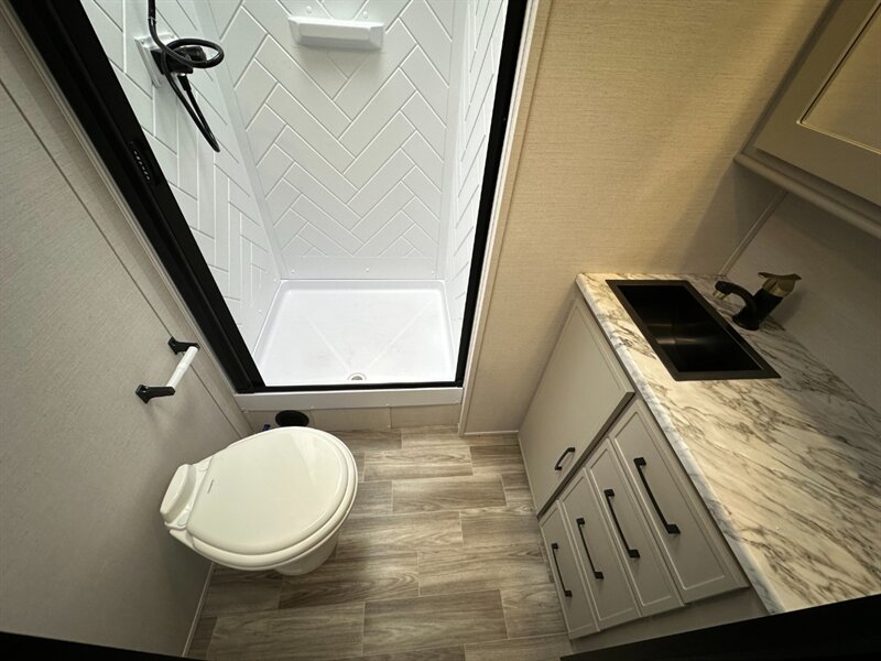 2025 Forest River Vibe 2800RL   - Photo 17 - Goshen, IN 46526