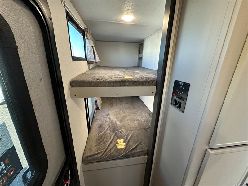 2025 Forest River Vibe 2600BH   - Photo 18 - Goshen, IN 46526