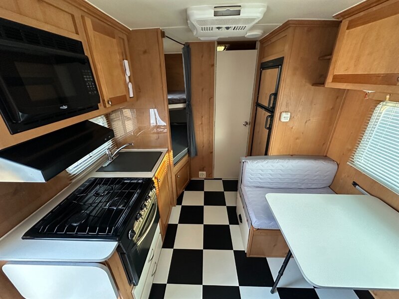 2019 Riverside Retro 190BH - Photo 7 - Goshen, IN 46526