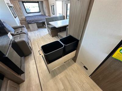 2026 Coachmen Freedom Express Ultra Lite 22MLS   - Photo 18 - Goshen, IN 46526