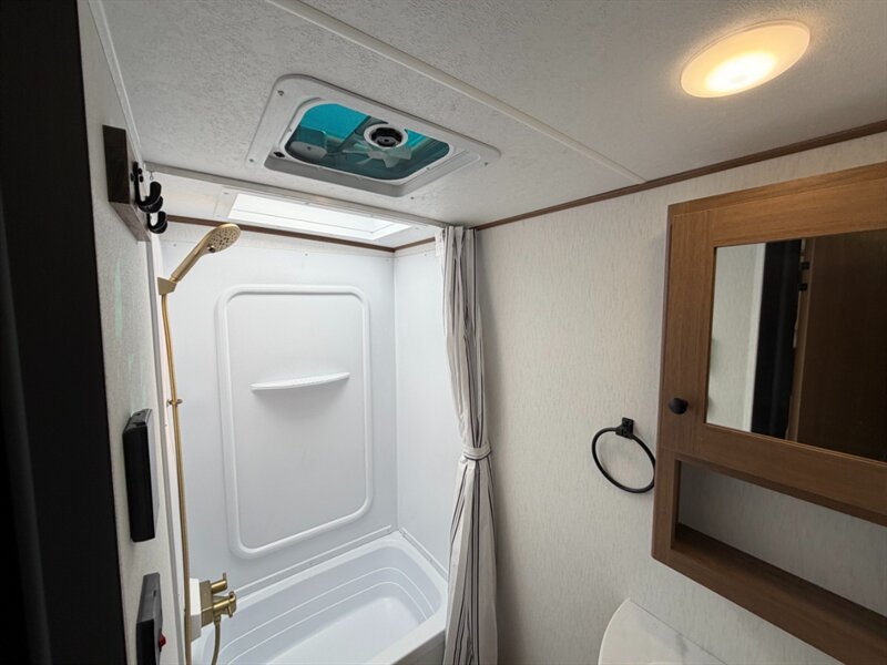 2026 Coachmen Apex Nano 208BHS - Photo 17 - Goshen, IN 46526