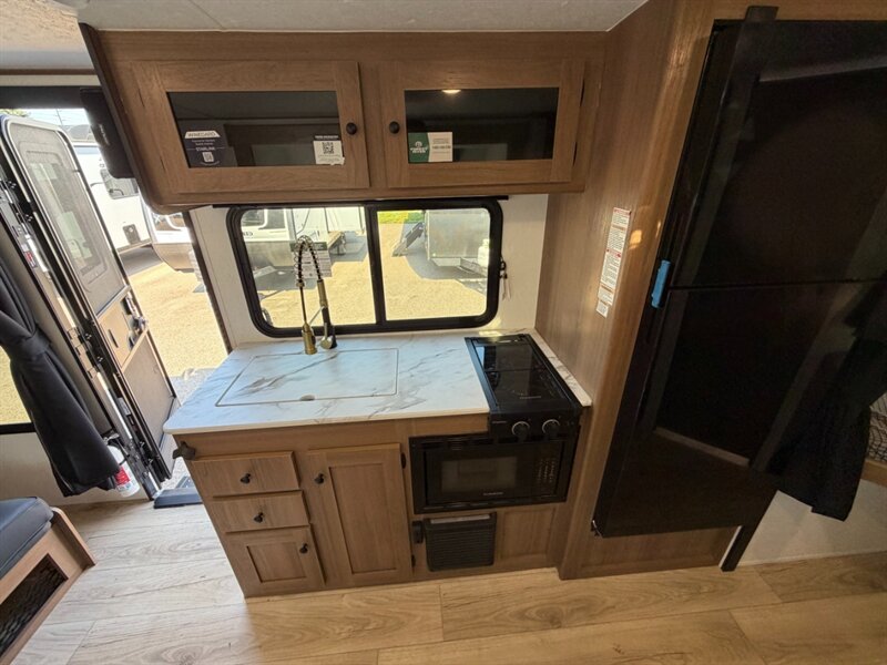 2026 Coachmen Apex Nano 208BHS - Photo 14 - Goshen, IN 46526