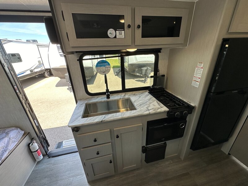 2026 Coachmen Apex Nano 185BH - Photo 15 - Goshen, IN 46526