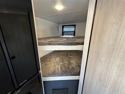 2025 Prime Time Avenger 24BHSLE   - Photo 16 - Goshen, IN 46526