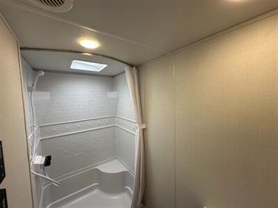 2025 Prime Time Avenger 24BHSLE   - Photo 18 - Goshen, IN 46526