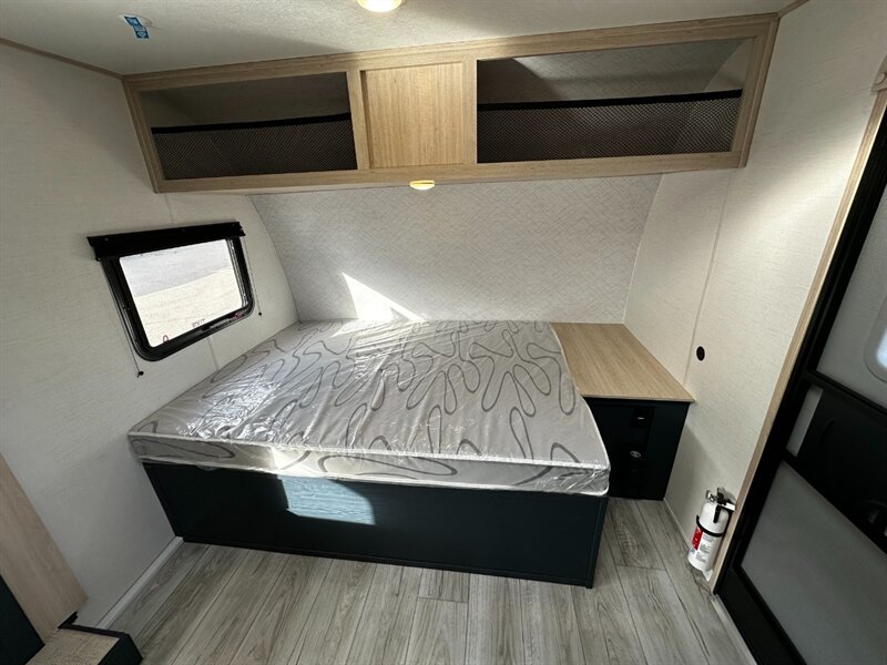 2025 Prime Time Avenger 17FQS   - Photo 8 - Goshen, IN 46526