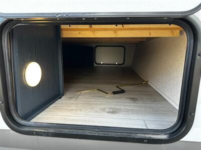 2025 Prime Time Avenger 17FQS   - Photo 5 - Goshen, IN 46526