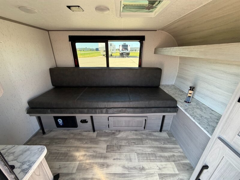 2023 Coleman Rubicon 1200RK - Photo 6 - Goshen, IN 46526