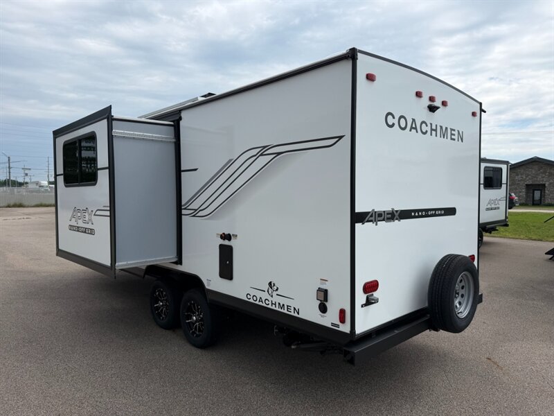2027 Coachmen Apex Nano 208BHS - Photo 5 - Goshen, IN 46526
