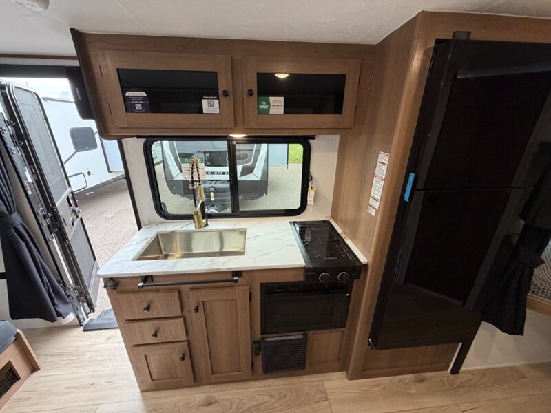 2027 Coachmen Apex Nano 208BHS - Photo 17 - Goshen, IN 46526