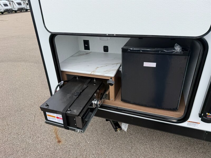 2027 Coachmen Apex Nano 208BHS - Photo 8 - Goshen, IN 46526