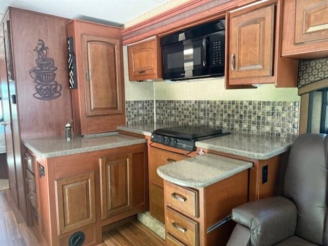 2015 Jayco Precept 31UL - Photo 5 - Goshen, IN 46526