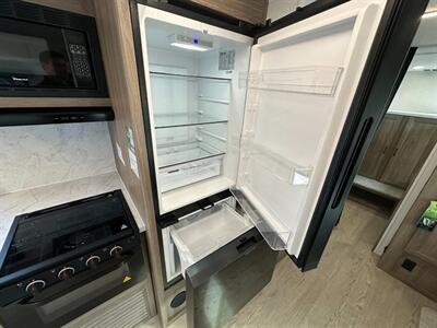 2026 Coachmen Freedom Express Ultra Lite 292BHDS   - Photo 16 - Goshen, IN 46526