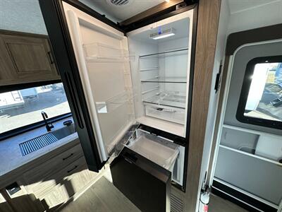 2025 Coachmen Freedom Express Ultra Lite 259FKDS   - Photo 19 - Goshen, IN 46526