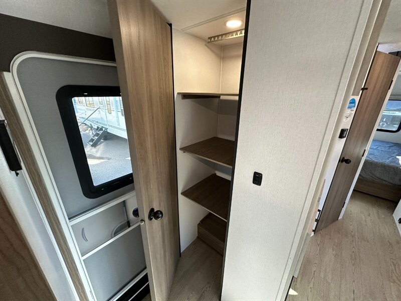 2025 Coachmen Freedom Express Ultra Lite 259FKDS   - Photo 21 - Goshen, IN 46526