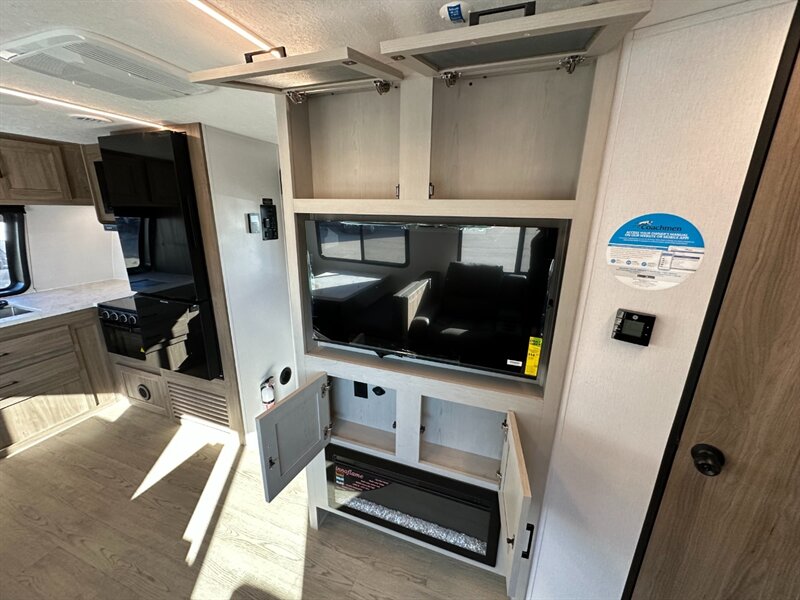 2025 Coachmen Freedom Express Ultra Lite 259FKDS   - Photo 25 - Goshen, IN 46526
