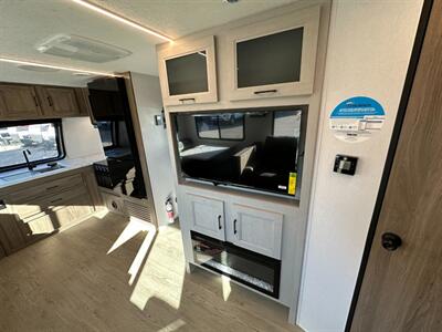 2025 Coachmen Freedom Express Ultra Lite 259FKDS   - Photo 24 - Goshen, IN 46526