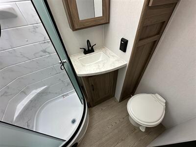 2025 Coachmen Freedom Express Ultra Lite 259FKDS   - Photo 28 - Goshen, IN 46526