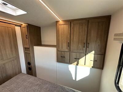 2025 Coachmen Freedom Express Ultra Lite 259FKDS   - Photo 32 - Goshen, IN 46526