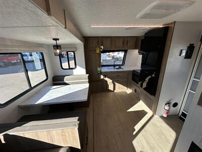 2025 Coachmen Freedom Express Ultra Lite 259FKDS   - Photo 14 - Goshen, IN 46526