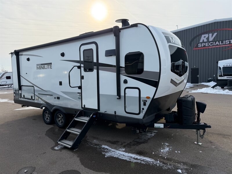 2023 Rockwood Rockwood Mini Lite 2506S   - Photo 1 - Goshen, IN 46526