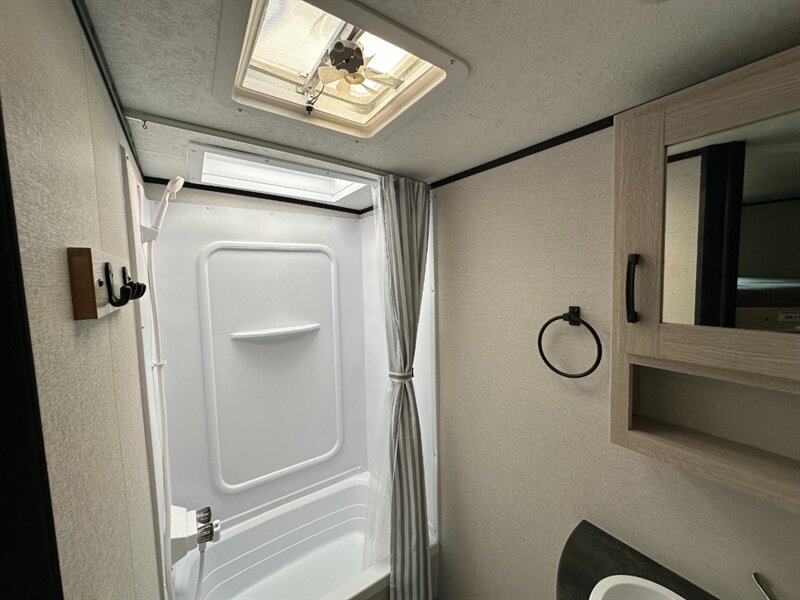2021 Coachmen Apex Nano 208BHS - Photo 19 - Goshen, IN 46526