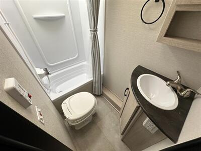 2021 Coachmen Apex Nano 208BHS   - Photo 18 - Goshen, IN 46526