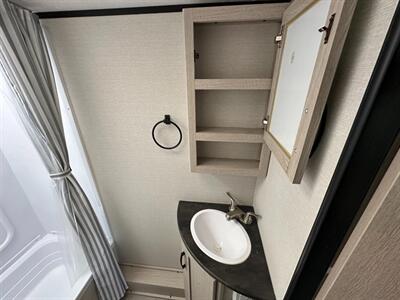 2021 Coachmen Apex Nano 208BHS   - Photo 20 - Goshen, IN 46526