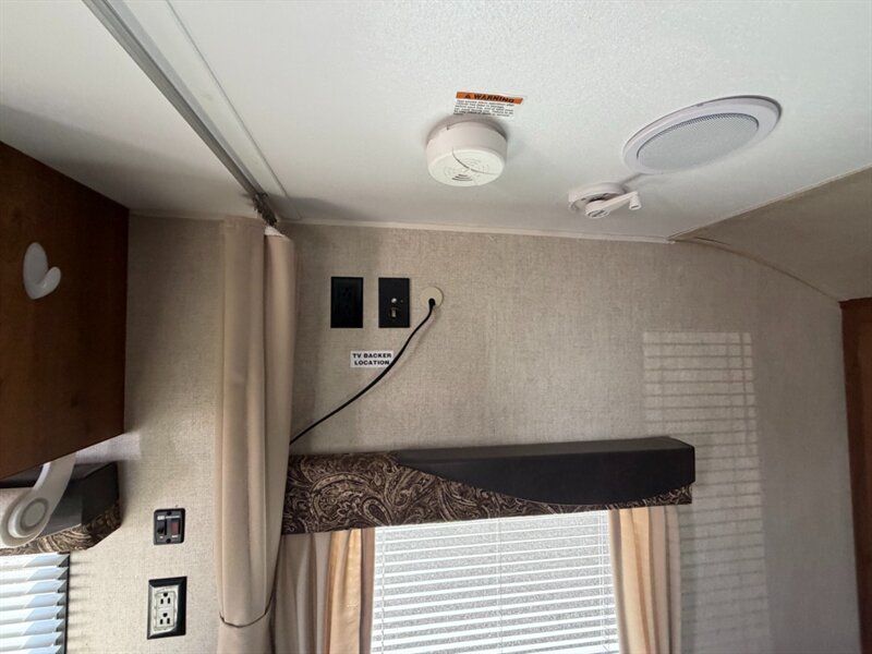 2017 Gulf Stream Ameri Lite 218MB - Photo 13 - Goshen, IN 46526