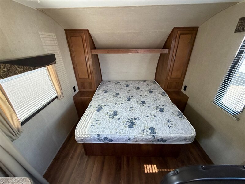 2017 Gulf Stream Ameri Lite 218MB - Photo 7 - Goshen, IN 46526