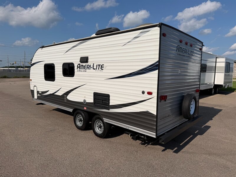 2017 Gulf Stream Ameri Lite 218MB - Photo 3 - Goshen, IN 46526