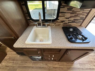 2018 Venture RV Sonic 168VRB   - Photo 13 - Goshen, IN 46526