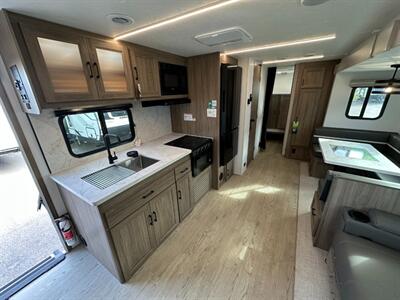 2026 Coachmen Freedom Express Ultra Lite 292BHDS   - Photo 11 - Goshen, IN 46526