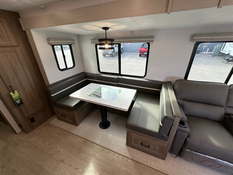 2026 Coachmen Freedom Express Ultra Lite 292BHDS   - Photo 13 - Goshen, IN 46526