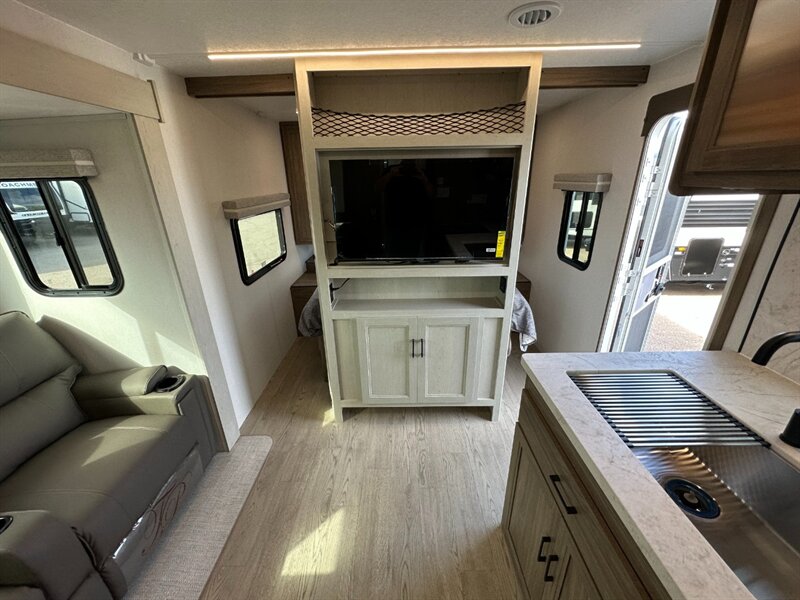 2026 Coachmen Freedom Express Ultra Lite 292BHDS   - Photo 26 - Goshen, IN 46526