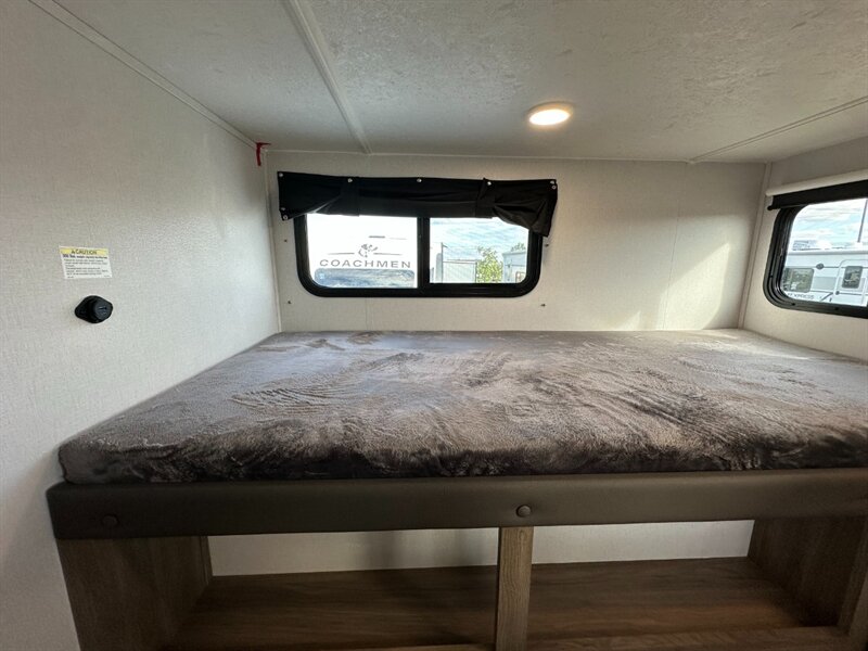 2026 Coachmen Freedom Express Ultra Lite 292BHDS   - Photo 21 - Goshen, IN 46526