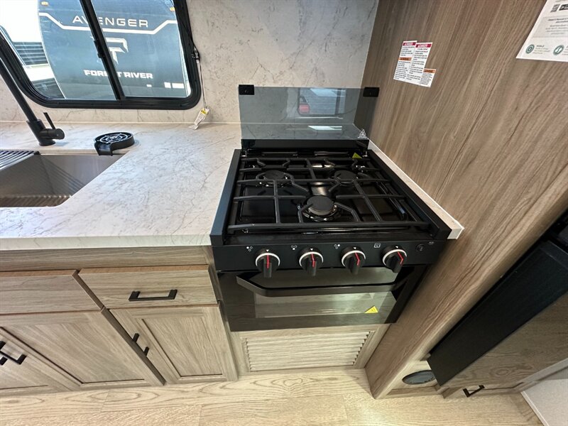 2026 Coachmen Freedom Express Ultra Lite 292BHDS   - Photo 15 - Goshen, IN 46526