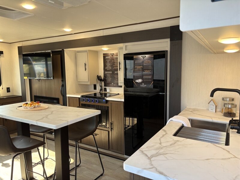 2026 Prime Time Avenger 27REI - Photo 7 - Goshen, IN 46526