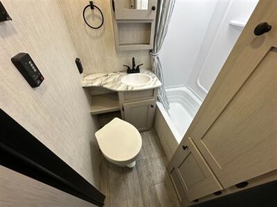 2025 Coachmen Apex Nano 194BHS   - Photo 25 - Goshen, IN 46526