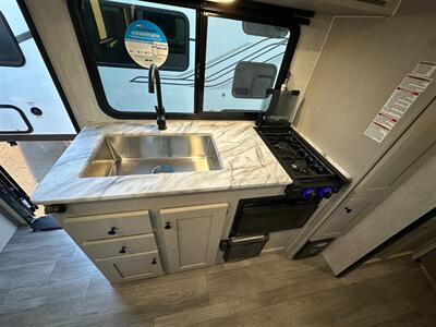 2025 Coachmen Apex Nano 194BHS   - Photo 6 - Goshen, IN 46526