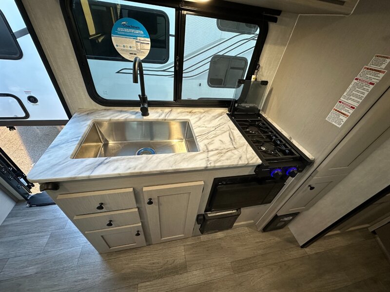 2025 Coachmen Apex Nano 194BHS - Photo 6 - Goshen, IN 46526