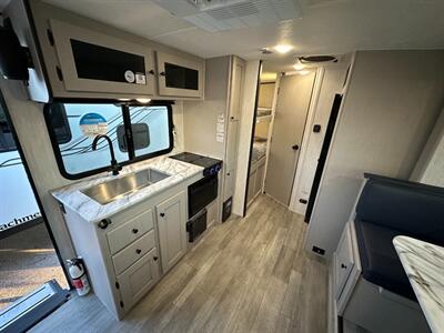 2025 Coachmen Apex Nano 194BHS   - Photo 5 - Goshen, IN 46526