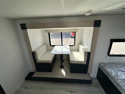 2025 Prime Time Avenger 17BHS   - Photo 14 - Goshen, IN 46526